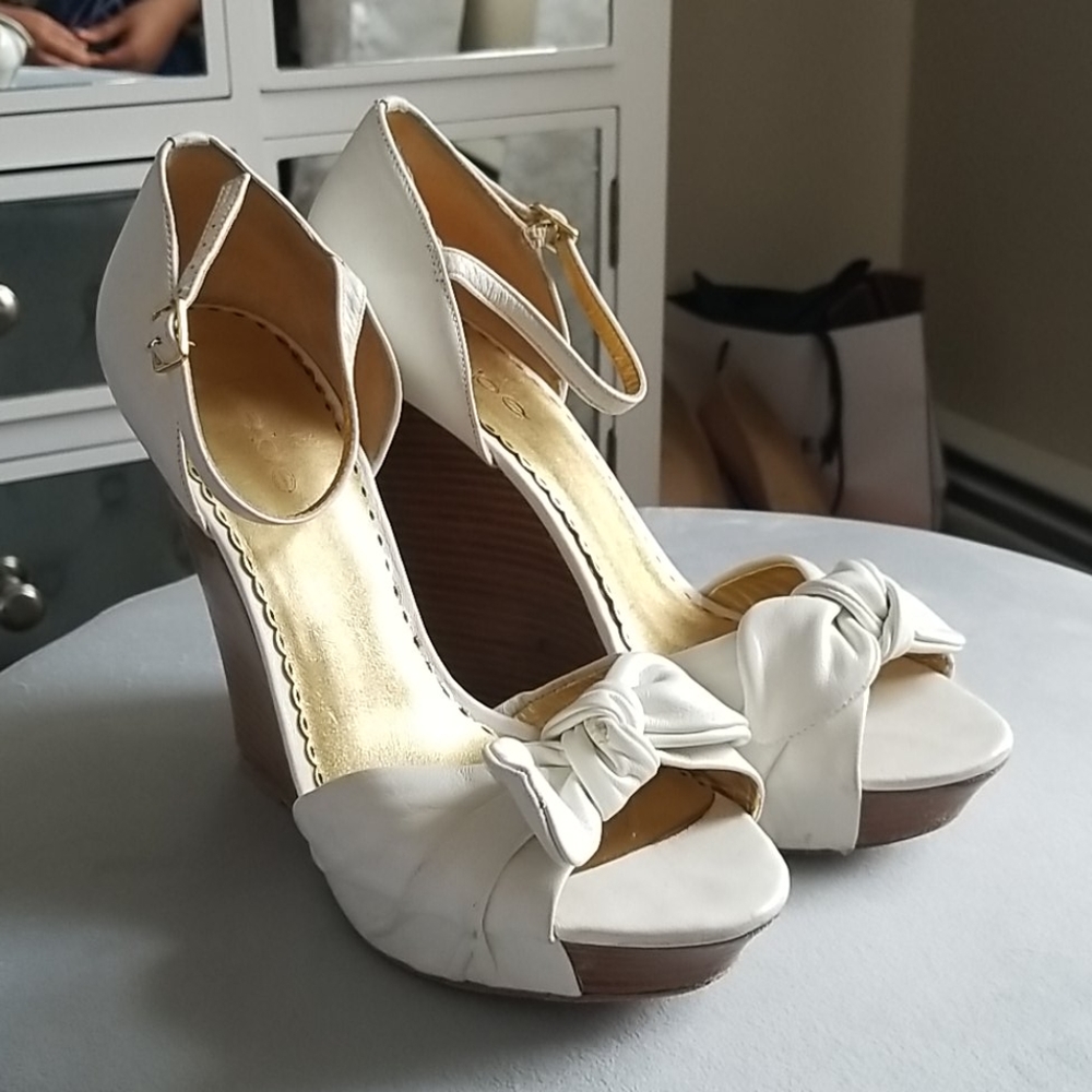 Bebe heels - Picture 3 of 4